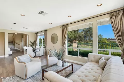 Living - 1009 Del Tio Ct, Camarillo, CA 93010 photo 2 of 7