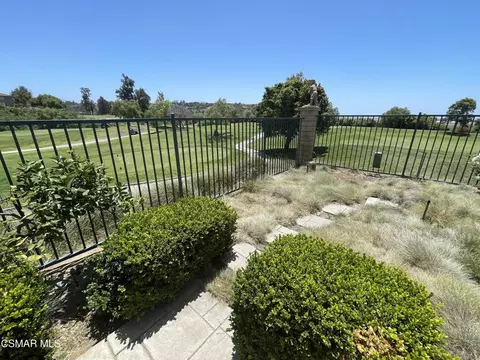 Exterior - 1009 Del Tio Ct, Camarillo, CA 93010 photo 3 of 26