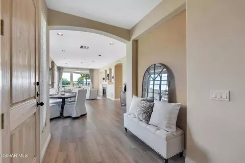Entry Way - 1009 Del Tio Ct, Camarillo, CA 93010 photo 1 of 3