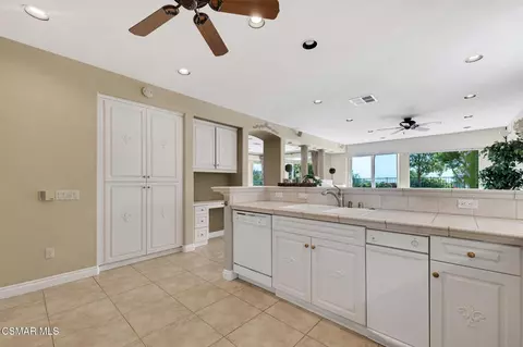 Kitchen - 1009 Del Tio Ct, Camarillo, CA 93010 photo 3 of 3