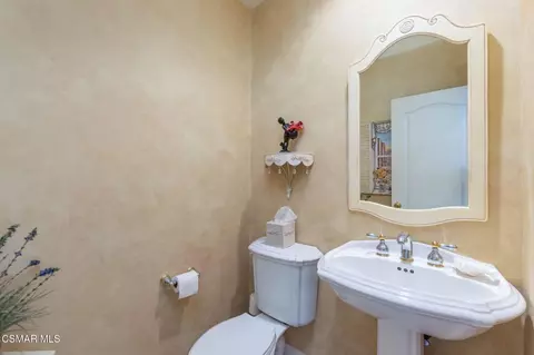 Bath - 1009 Del Tio Ct, Camarillo, CA 93010 photo 1 of 7