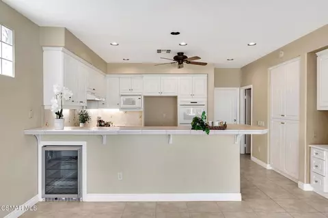 Kitchen - 1009 Del Tio Ct, Camarillo, CA 93010 photo 2 of 3