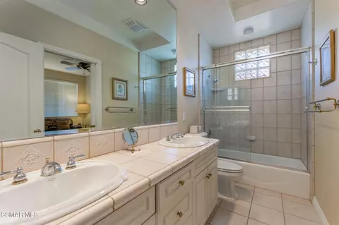 Bath - 1009 Del Tio Ct, Camarillo, CA 93010 photo 4 of 7
