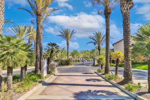 1668 Woodscent Ln, Simi Valley, CA 93065