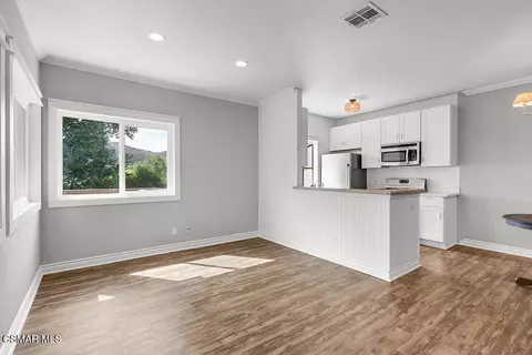 110 Maegan Pl #13, Thousand Oaks, CA 91362