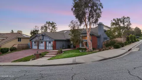 1399 N Lafitte Dr, Oak Park, CA 91377