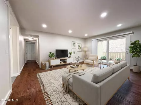 224 Oakleaf Dr #103, Thousand Oaks, CA 91360