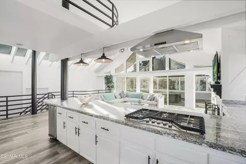 Kitchen - 2014 Napoli Dr, Oxnard, CA 93035 photo 3 of 6