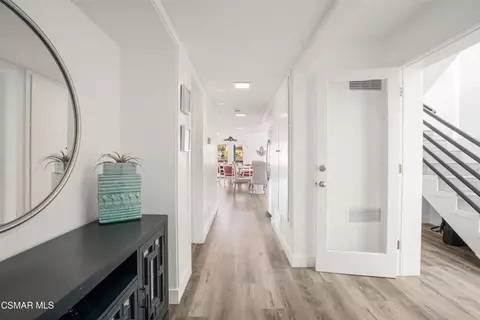 Entry Way - 2014 Napoli Dr, Oxnard, CA 93035 photo 2 of 5