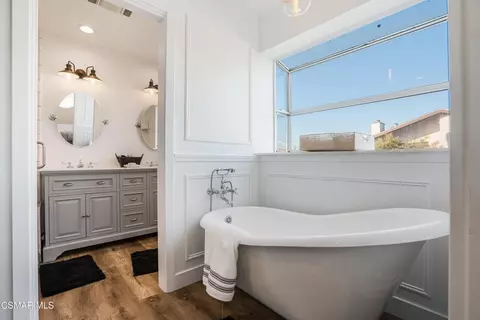 Bath - 2014 Napoli Dr, Oxnard, CA 93035 photo 4 of 6