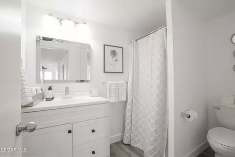 Bath - 2014 Napoli Dr, Oxnard, CA 93035 photo 5 of 6