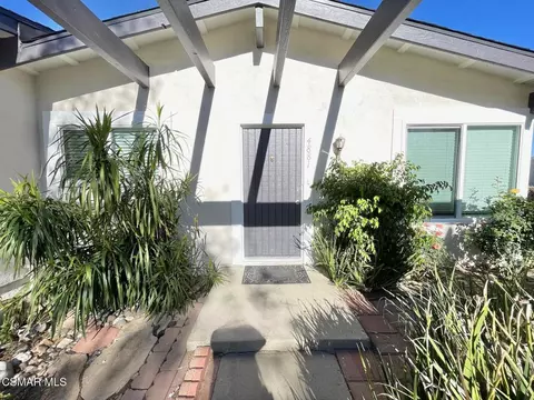 4881 Muirwood Ct E, Simi Valley, CA 93063