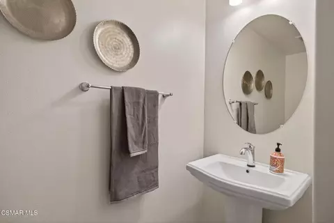Bath - 449 Pecana St, Camarillo, CA 93012 photo 7 of 8
