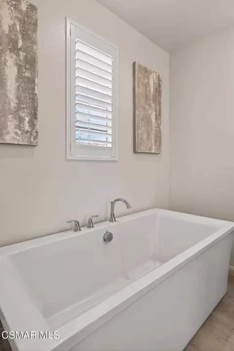 Bath - 449 Pecana St, Camarillo, CA 93012 photo 5 of 8