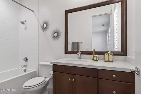 Bath - 449 Pecana St, Camarillo, CA 93012 photo 1 of 8