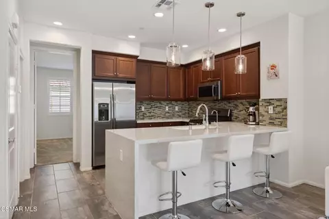 Kitchen - 449 Pecana St, Camarillo, CA 93012 photo 2 of 5