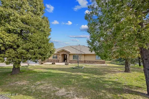 39860 86th St W, Leona Valley, CA 93551