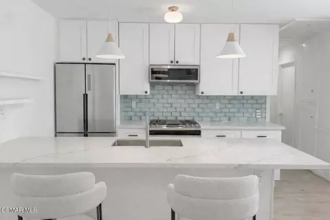 28810 Conejo View Dr, Agoura Hills, CA 91301