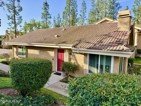 323 Sprucewood Ave, Oak Park, CA 91377