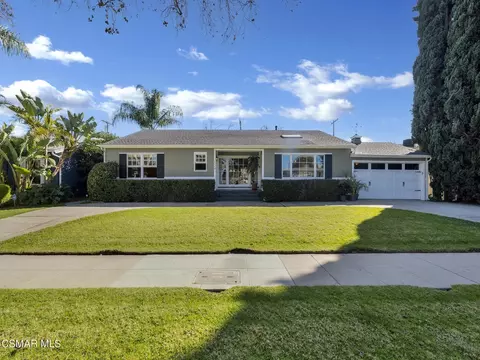 1524 W Riverside Dr, Burbank, CA 91506