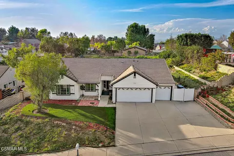 221 Hazelridge Ct, Simi Valley, CA 93065