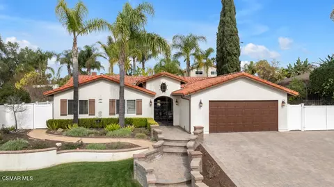 260 Greenmeadow Dr, Thousand Oaks, CA 91320
