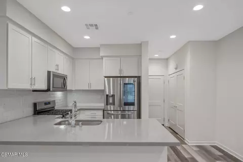 105 Red Brick Dr #2, Simi Valley, CA 93065