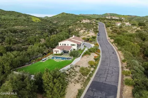 2691 Country Ridge Rd, Calabasas, CA 91302