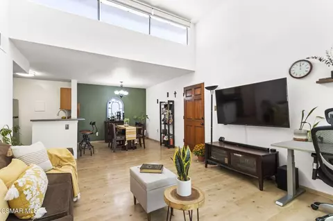 5700 Etiwanda Ave #248, Tarzana, CA 91356