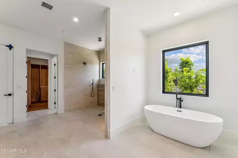 Bath - 275 Crestview Ave, Camarillo, CA 93010 photo 2 of 11