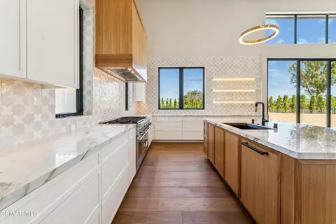 Kitchen - 275 Crestview Ave, Camarillo, CA 93010 photo 2 of 5
