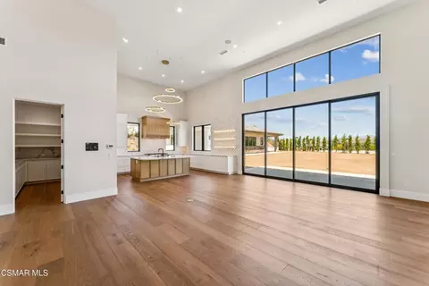 Living - 275 Crestview Ave, Camarillo, CA 93010 photo 7 of 11