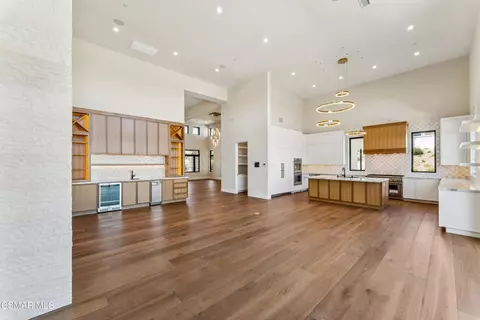 Living - 275 Crestview Ave, Camarillo, CA 93010 photo 8 of 11