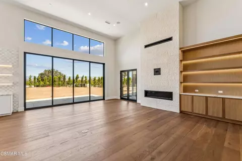 Living - 275 Crestview Ave, Camarillo, CA 93010 photo 6 of 11