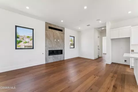 Living - 275 Crestview Ave, Camarillo, CA 93010 photo 9 of 11
