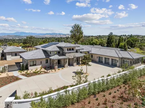 275 Crestview Ave, Camarillo, CA 93010