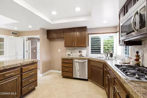 2058 Coleman Ct, Simi Valley, CA 93063 photo 21