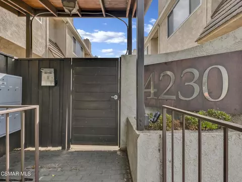 4230 Whitsett Ave #9, Studio City, CA 91604