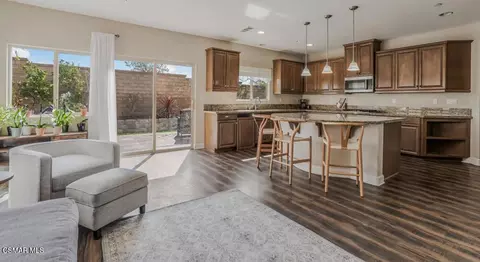 7136 Crimora Ave, Moorpark, CA 93021