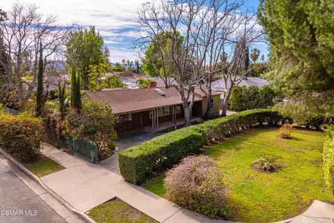 15902 Gault St, Lake Balboa, CA 91406
