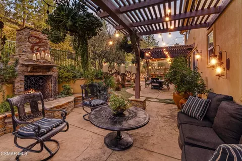 3320 Whispering Glen Ct, Simi Valley, CA 93065