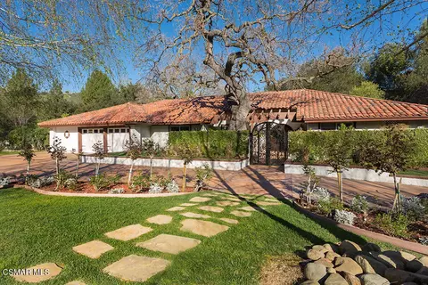 4090 Cresthaven Dr, Thousand Oaks, CA 91362