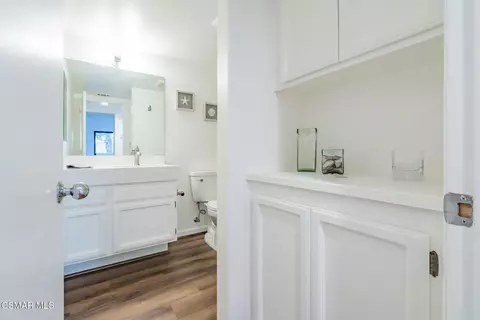 Bath - 4481 Antigua Way, Oxnard, CA 93035 photo 4 of 6