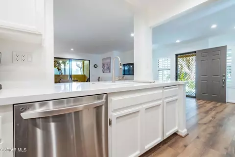 Kitchen - 4481 Antigua Way, Oxnard, CA 93035 photo 4 of 4