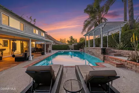 2371 Larch St, Simi Valley, CA 93065