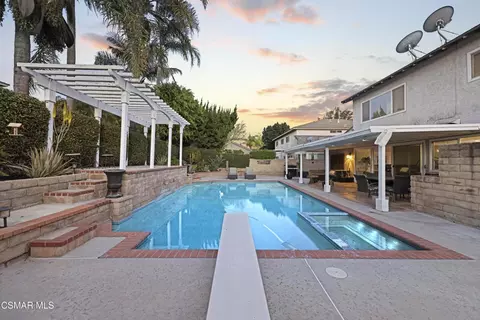 2371 Larch St, Simi Valley, CA 93065