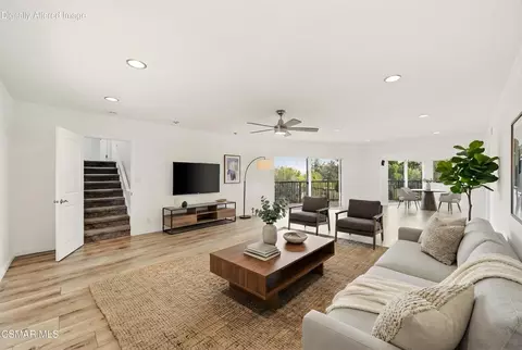 5076 Escobedo Dr, Woodland Hills, CA 91364