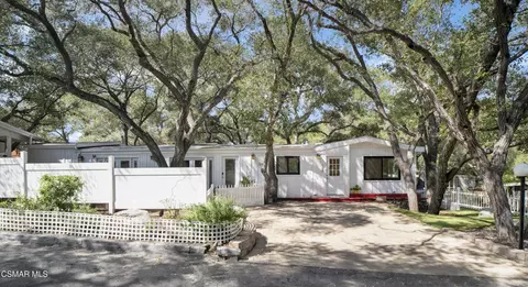 124 Merry Oak Ln, Westlake Village, CA 91361