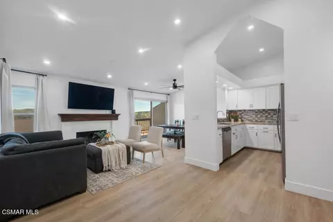 845 Warwick Ave, Thousand Oaks, CA 91360