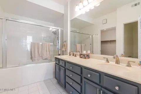 Bath - 271 Fieldstone Way #A, Simi Valley, CA 93065 photo 1 of 2